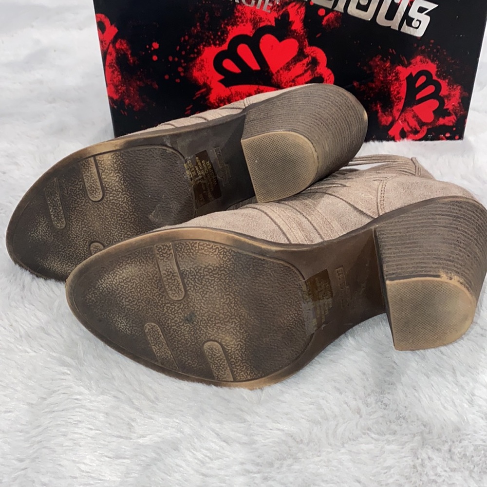 Booties! - Picture 4 of 5